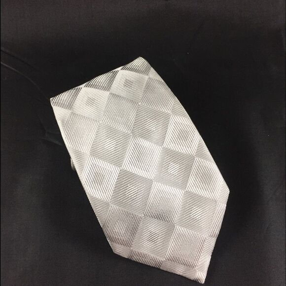 Donald Trump Mens Silk Necktie Silver Diamond - Picture 2 of 8